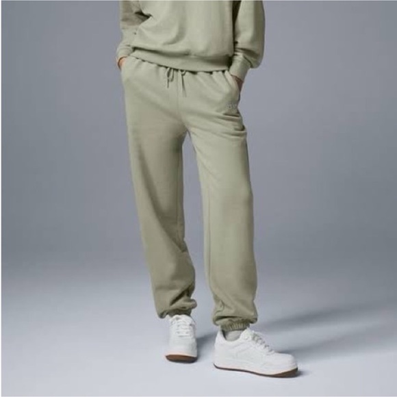 ALO accolade sweatpants (FINALPRICEDROP ) - Picture 2 of 8